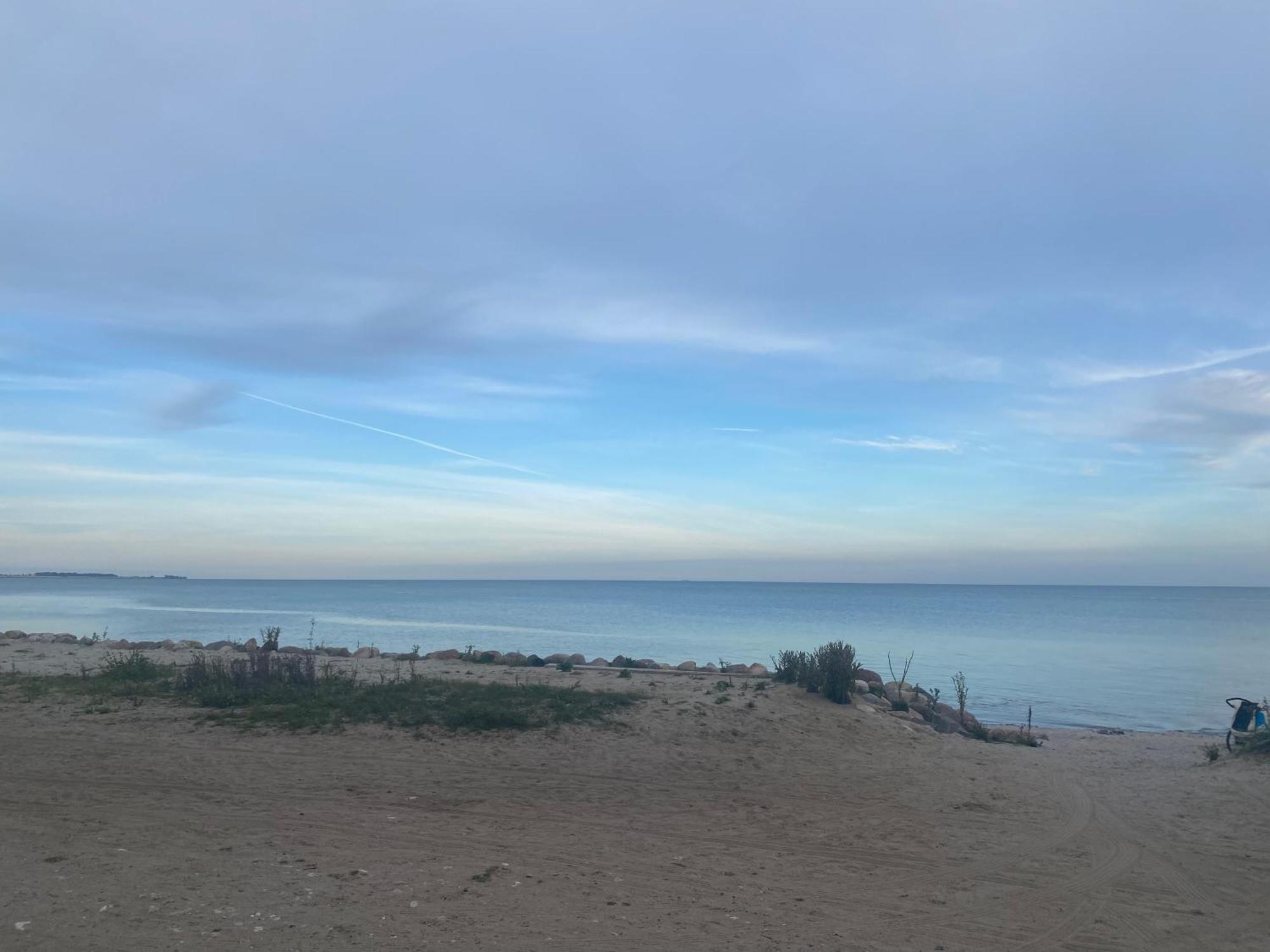 Wohnwagen Auf Dem Wulfenerhals Ca 150M Bis Zum Meer Fehmarn Esterno foto